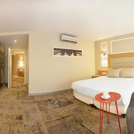 Seasons Hotel Istanbul