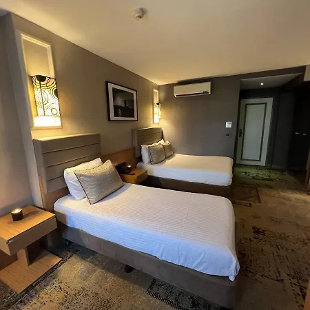 Seasons Hotel Istanbul