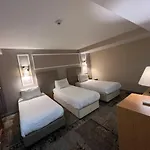 Hotell Seasons 4*