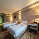 Hotell Seasons 4*