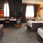 Hotell Seasons 4*
