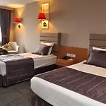 Seasons Hotell
