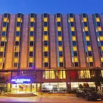 Seasons Hotell 4*