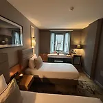 Hotell Seasons 4*