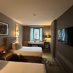 Seasons Hotell