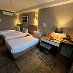 Hotell Seasons 4*