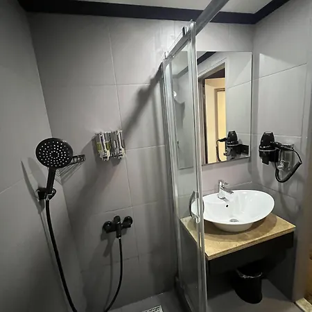 Seasons Hotell 4*