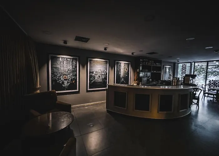 Seasons Отель 4*