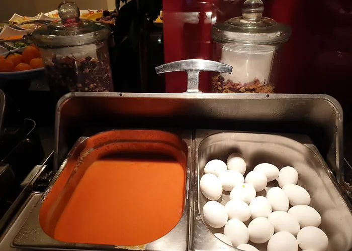 Отель Seasons 4*