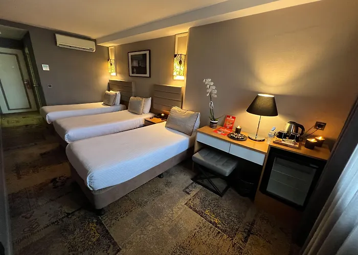 Отель Seasons 4*