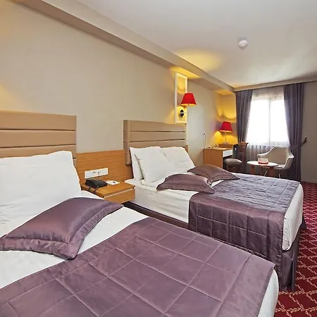 Hotel Seasons