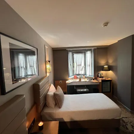 Hotel Seasons Istanbul