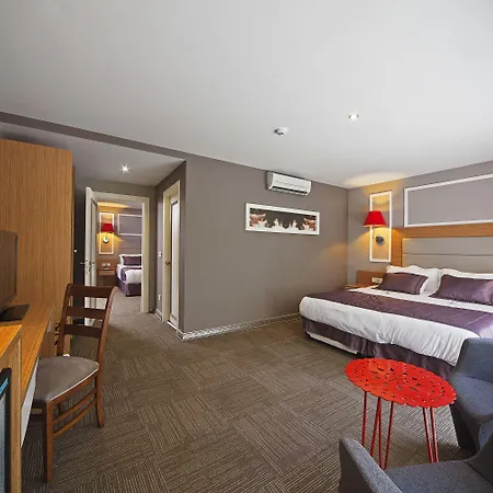 Seasons Hotel
