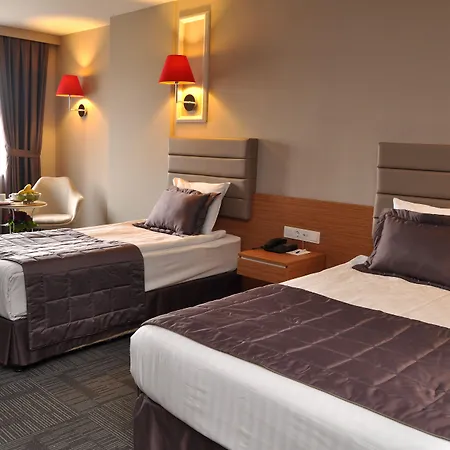 Seasons Hotel