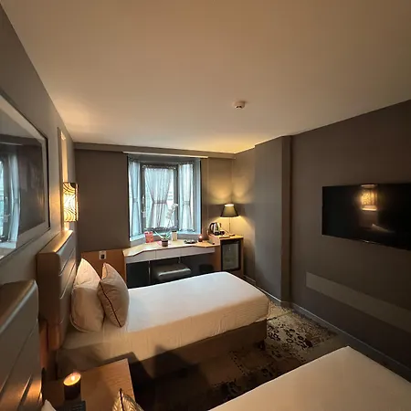 Seasons Hotel