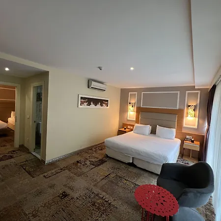 Hotel Seasons