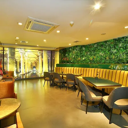 Seasons Hotel