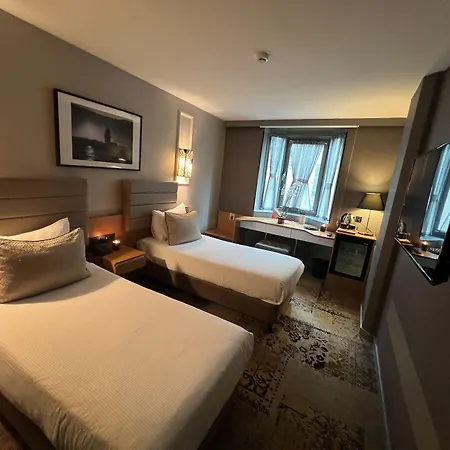 Seasons Hotel Istambul